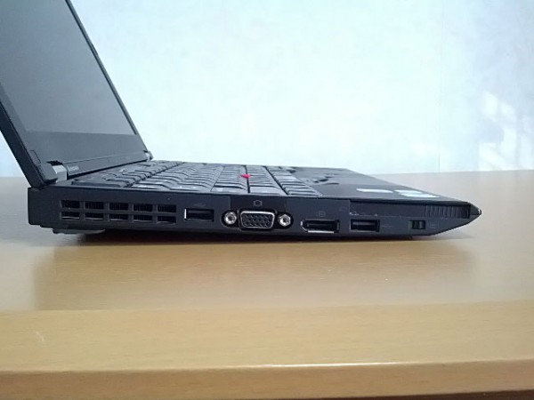 ThinkPad-X220-側面左図