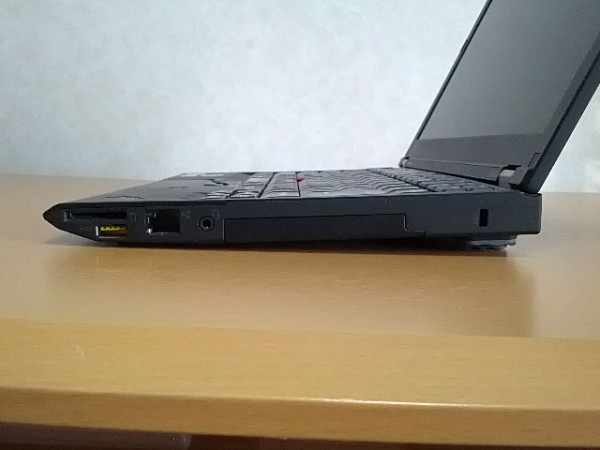 ThinkPad-X220-側面右図