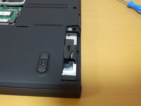 ThinkPad-T430s-HDD交換2