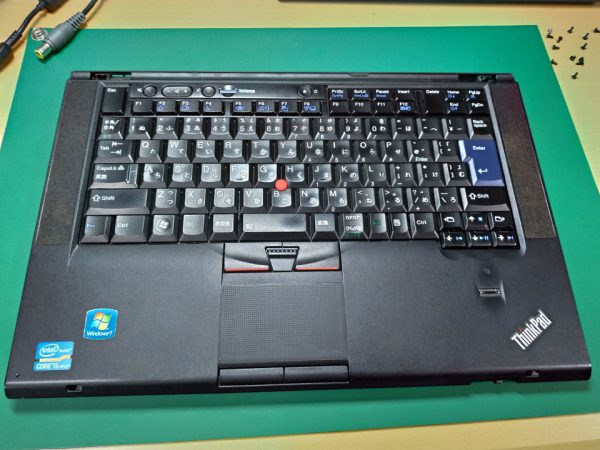 18-液晶モニターを外し、本体だけのThinkPad-T420s2