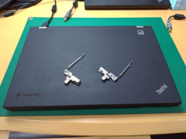 1-ThinkPad-T420s用のヒンジを購入